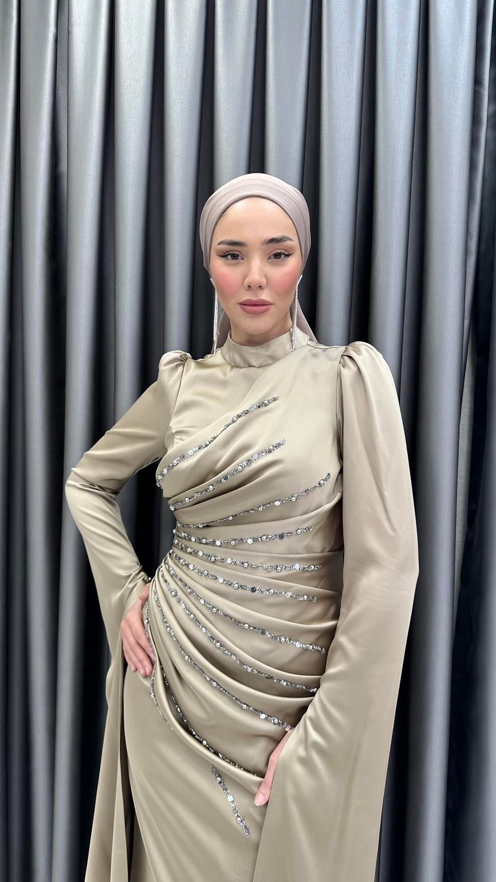 4977 Nilda Abiye-Vizon
