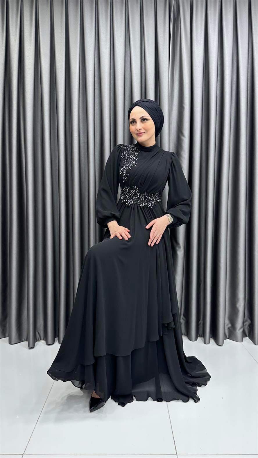 597 G - Karpuz Kollu ve Taş İşlemeli Pilili Şifon Abiye Elbise-Siyah