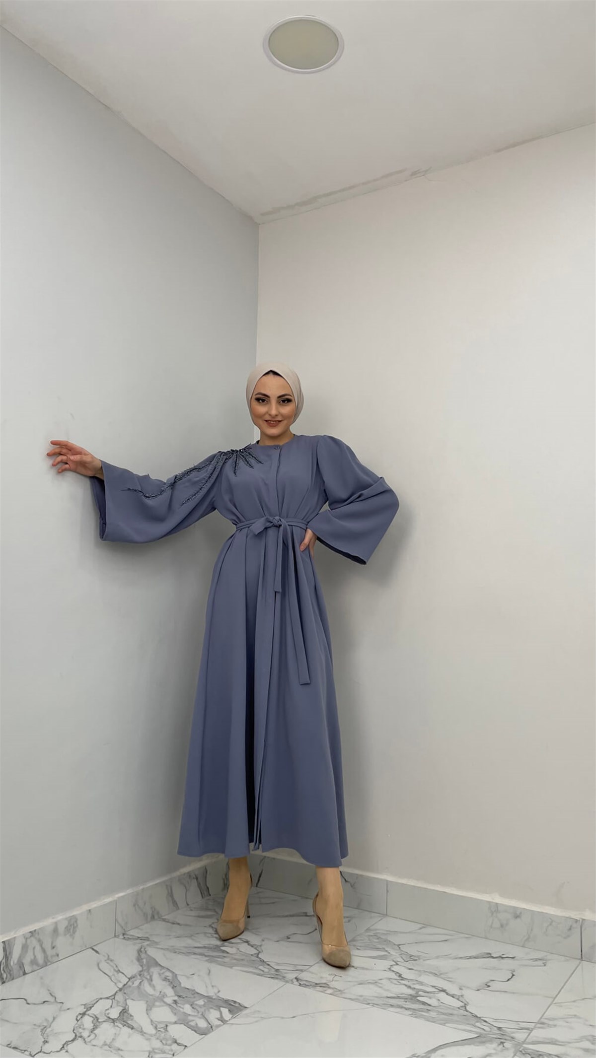 6053 Q Abaya