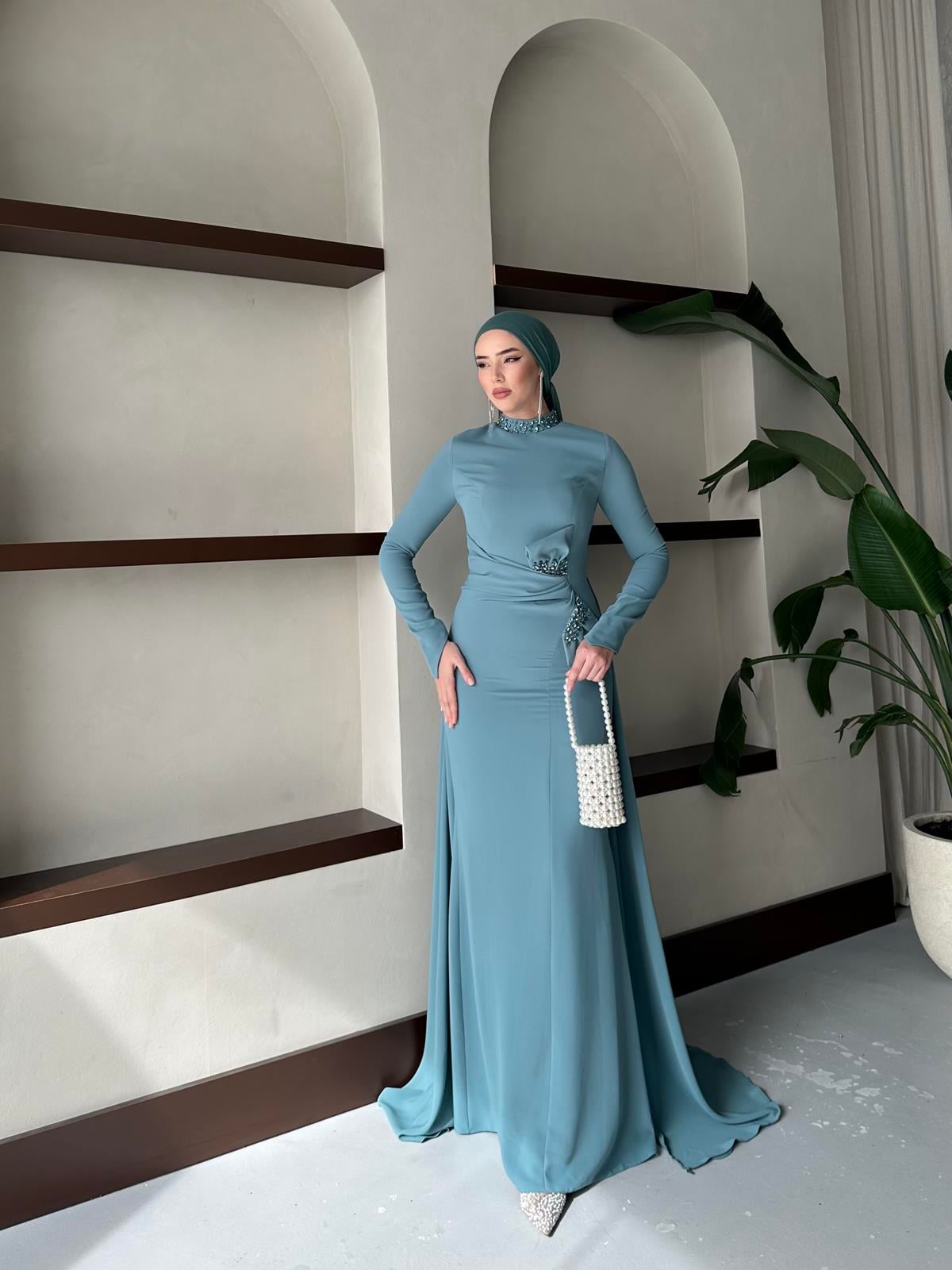6070 Naomi Abiye-Mint