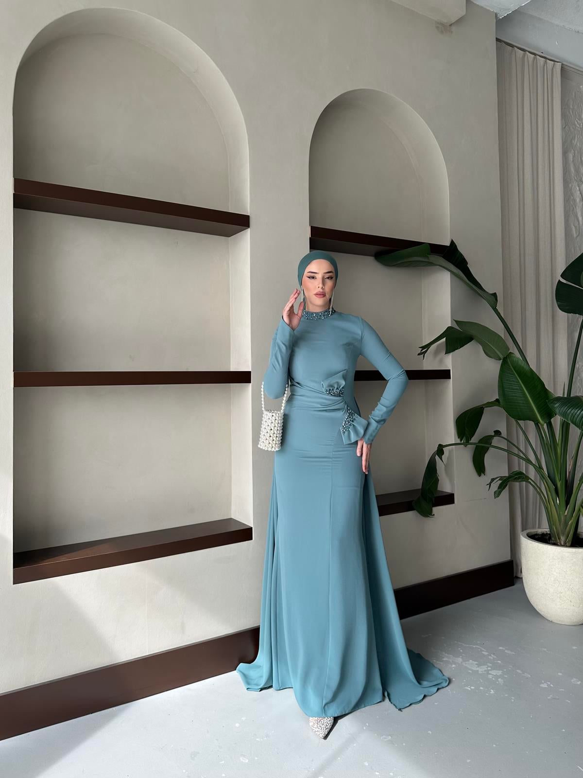 6070 Naomi Abiye-Mint