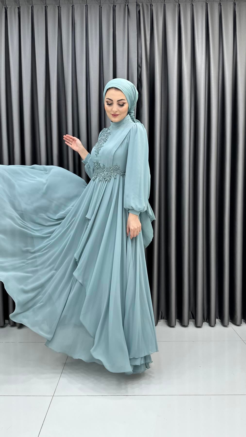 704 G - İşleme ve Balon Kol Detaylı Pileli Şifon Abiye Elbise-Mint