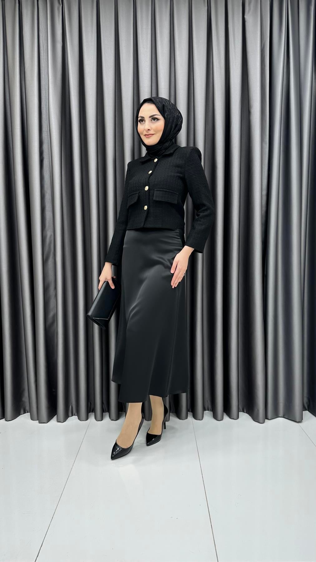 9827 Y - Rahat Kesim Saten Bayan Etek-Siyah