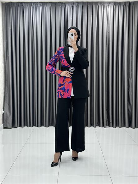 1776 O - Çok Renkli Ceket ve İspanyol Paça Pantolonlu Krep Bayan Takım-Fuşya