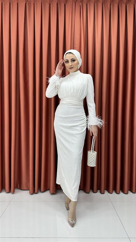 3789 T - Tüylü Manşet Detaylı Kendinden Pullu Abiye Elbise-Ekru