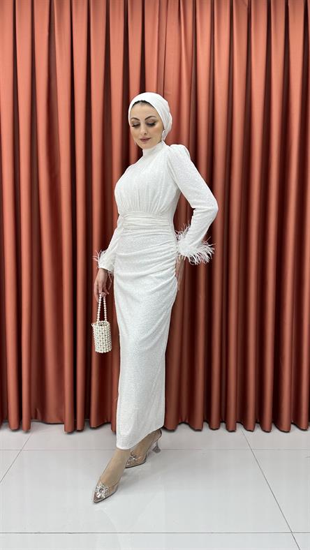 3789 T - Tüylü Manşet Detaylı Kendinden Pullu Abiye Elbise-Ekru