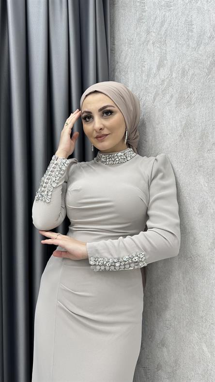 3980 T - Taş Detaylı ve Vücuda Oturan Kesim Krep Abiye Elbise-Taş