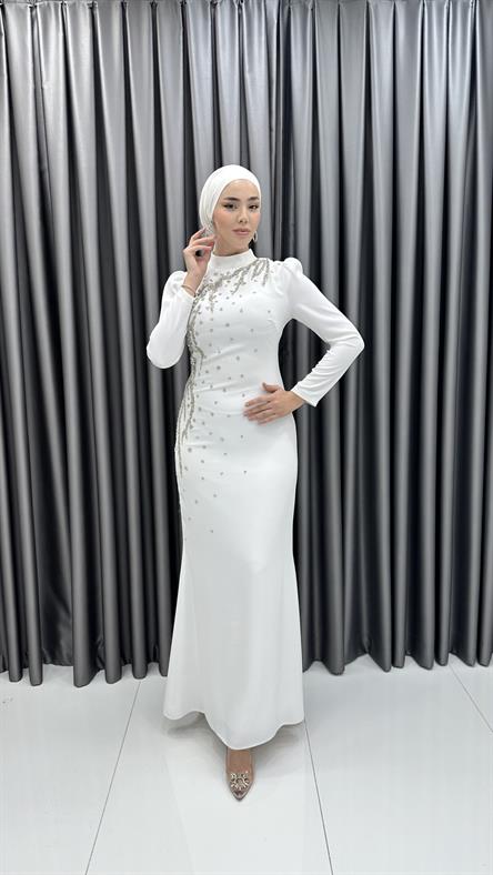 4003 T - Taş İşlemeli Balık Kesim Krep Abiye Elbise-Beyaz