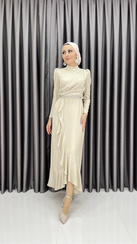 4399 – Beli Taş İşlemeli İnce Saten Kumaş Abiye-Bej