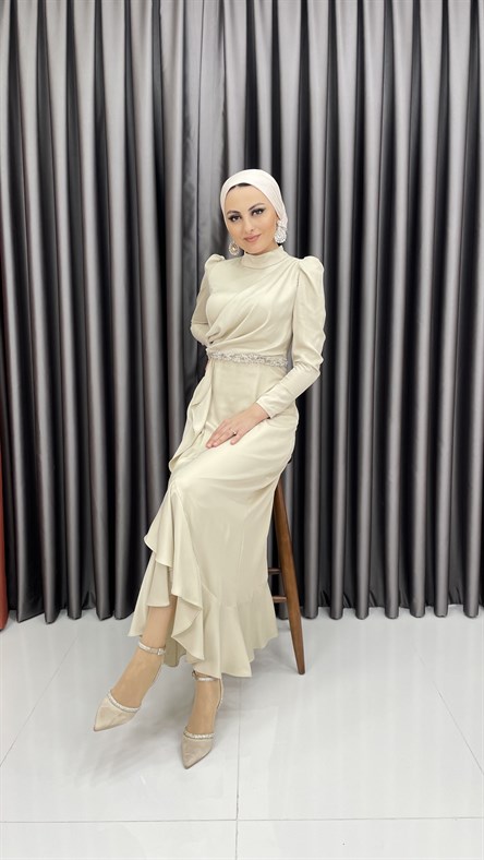 4399 – Beli Taş İşlemeli İnce Saten Kumaş Abiye-Bej