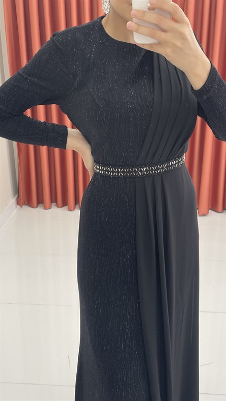 440 G – Simli Kumaş ve Taşlı Kemerli Abiye-Siyah