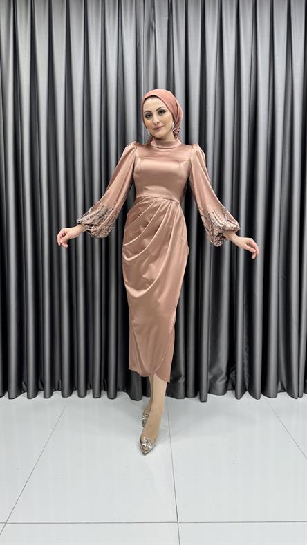 4551 H – İşlemeli Balon Kol Detaylı Saten Abiye-Pudra