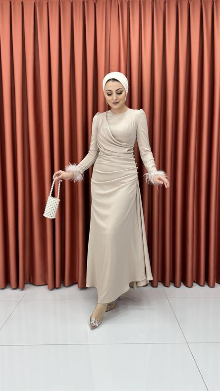 4572 H - Hafif Drapeli ve Bilekte Tüy Detaylı Saten Abiye Elbise-Bej