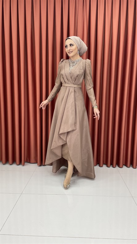 4585 H - V Yaka Detaylı Pile Görünümlü Tafta Abiye Elbise-Vizon