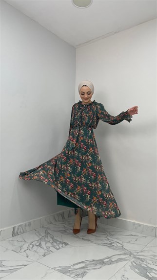 4627 H - Bilekte Tül ve Belde Burgu Detaylı Kendinden Pullu Abiye Elbise-Yeşil