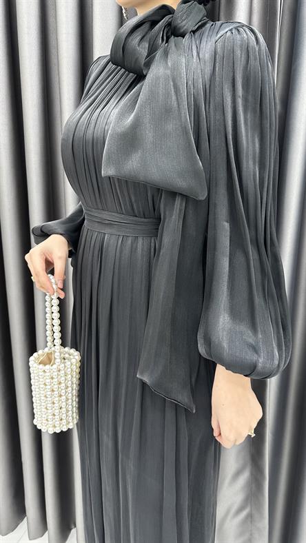 4728 H - DİANA Boyundan Bağlama Detaylı Balon Kollu Janjan Kumaş Abiye Elbise-Siyah