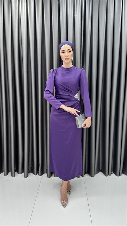 4898 S - Bel Drapeli ve Taş Detaylı Saten Abiye Elbise-Mor