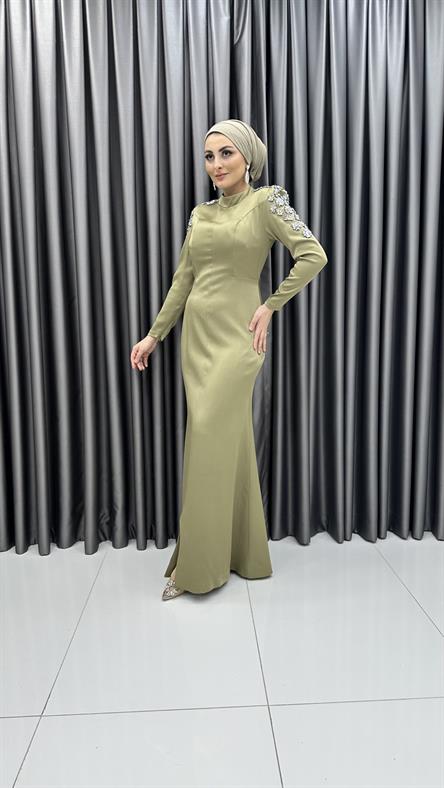4756 H - PAMELA Omuzlarda Taş Motifli ve Balık Etek Kesimli Saten Abiye Elbise-Yağ Yeşili