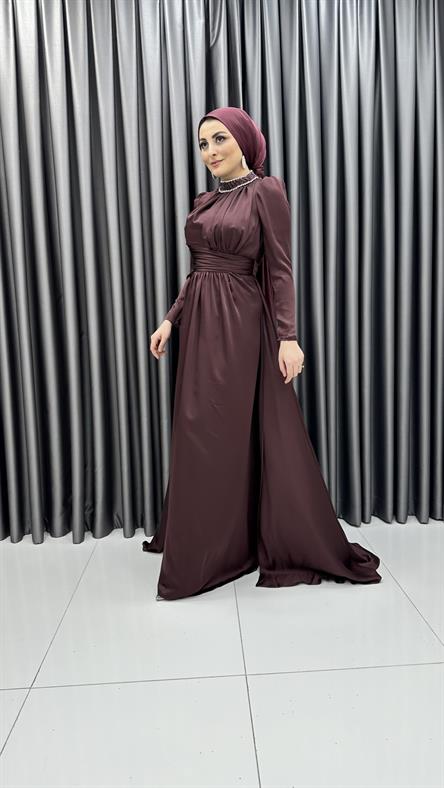 4771 H - RAHMA Taş İşlemeli Yakalık ve Göğüs Drapesi Detaylı Saten Abiye Elbise-Bordo