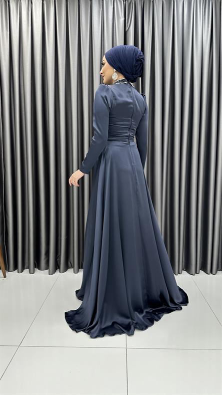 4771 H - RAHMA Taş İşlemeli Yakalık ve Göğüs Drapesi Detaylı Saten Abiye Elbise-Lacivert