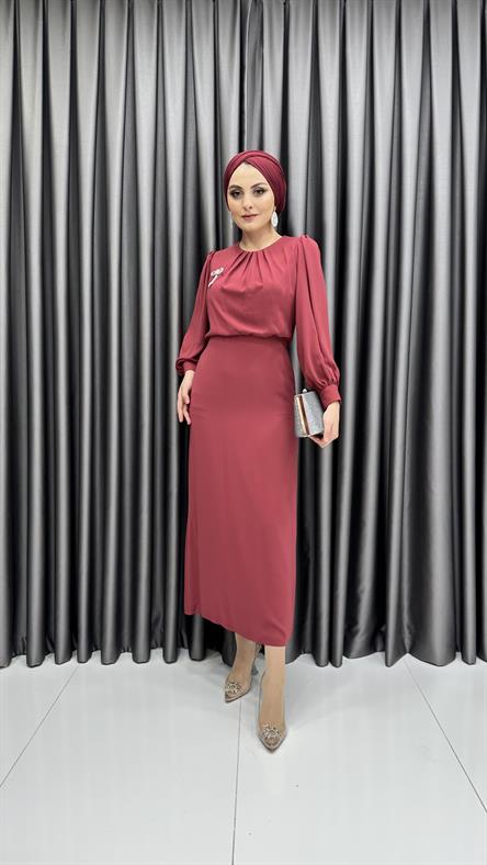 4784 S - Üstü Bol Kesim ve Broş Detaylı Krep Bayan Elbise-Marsala