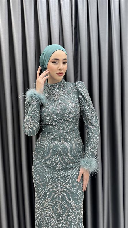 4798 H - ÇİLAY Bileklerinde Tüy Detaylı Balık Kesim Boncuklu Tül Abiye Elbise-Petrol