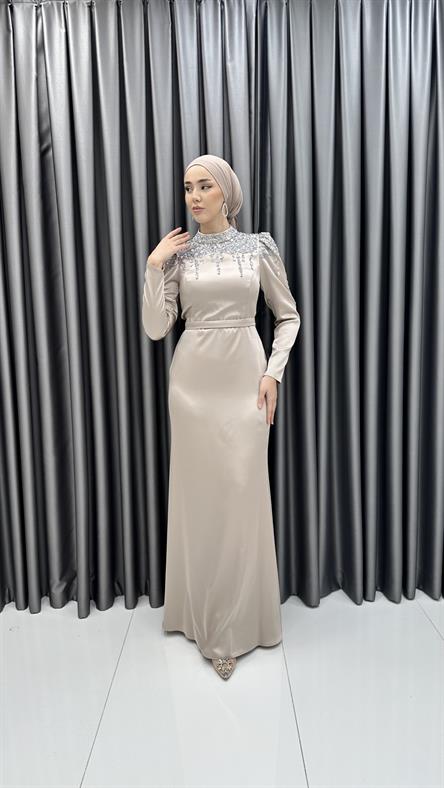 4803 H - AHUSE Taş İşlemeli ve Kemer Detaylı Hafif Balık Kesim Saten Abiye Elbise-Bej