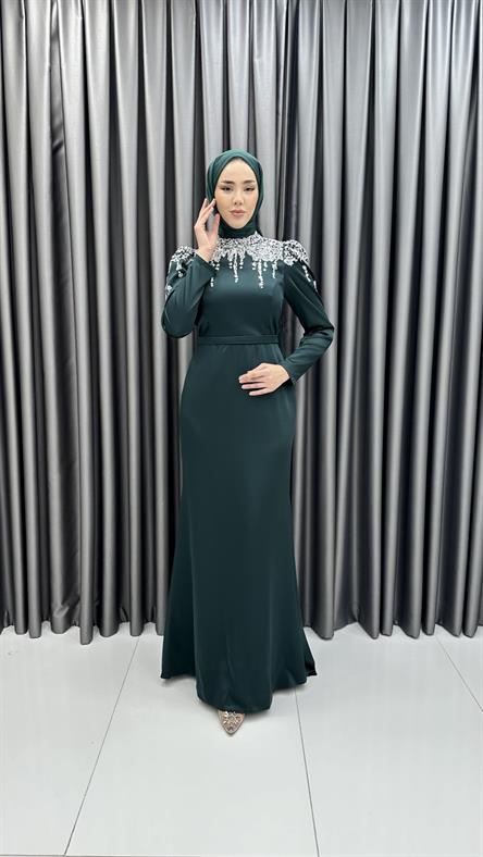 4803 H - AHUSE Taş İşlemeli ve Kemer Detaylı Hafif Balık Kesim Saten Abiye Elbise-Zümrüt