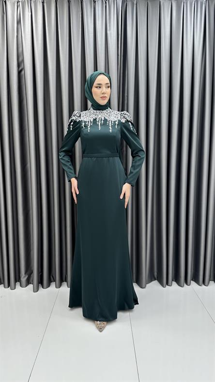 4803 H - AHUSE Taş İşlemeli ve Kemer Detaylı Hafif Balık Kesim Saten Abiye Elbise-Zümrüt