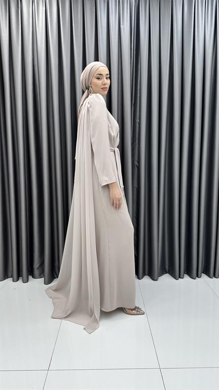 4816 H - MERVE Belden Bağlama ve Pelerin Detaylı Pantolonlu Saten Abiye-Taş