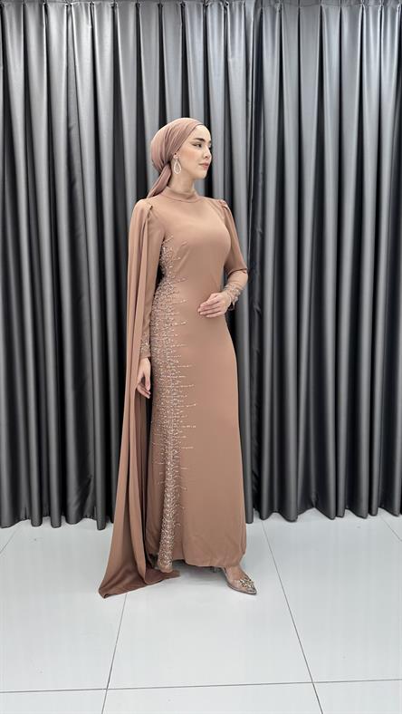 4827 H - HERA Pelerin Kol ve Boncuk İşleme Detaylı Saten Abiye Elbise-Bisküvi
