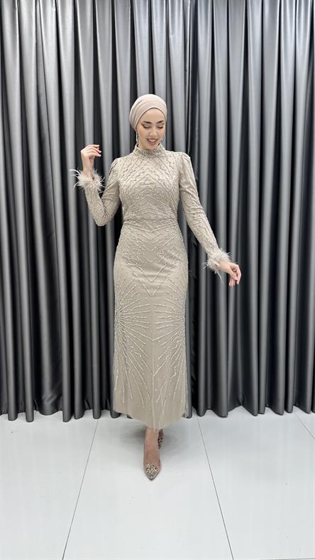 4840 H - KAYRA Bileklerinde Tüy Detaylı Boncuklu Tül Abiye Elbise-Bej