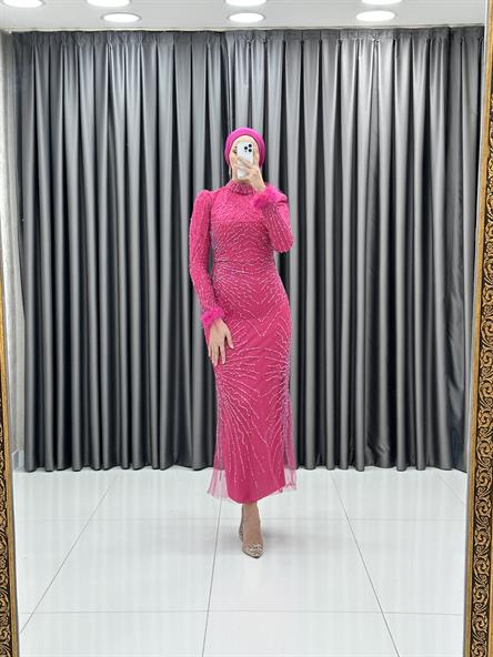 4840 H - KAYRA Bileklerinde Tüy Detaylı Boncuklu Tül Abiye Elbise-Fuşya