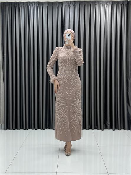 4840 H - KAYRA Bileklerinde Tüy Detaylı Boncuklu Tül Abiye Elbise-Pudra