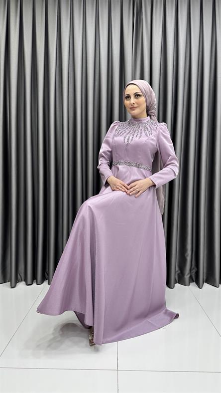 594 G - Saçaklı Yaka ve Kemer İşlemeli Saten Abiye Elbise-Lila