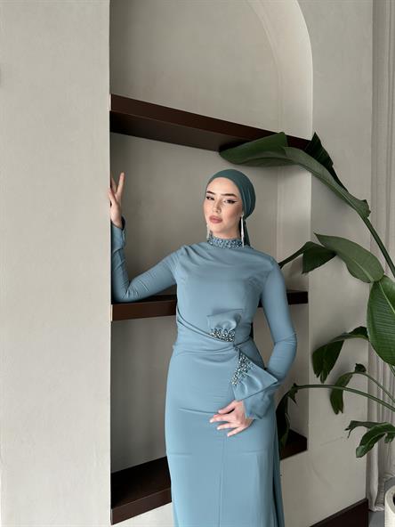 6070 Naomi Abiye-Mint