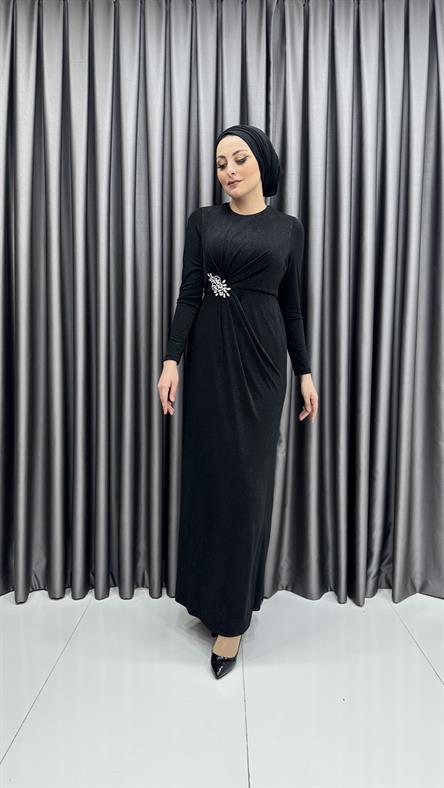 617 F - Belde Broş Detaylı Kendinden Simli Sade Tasarımlı Abiye Elbise-Siyah