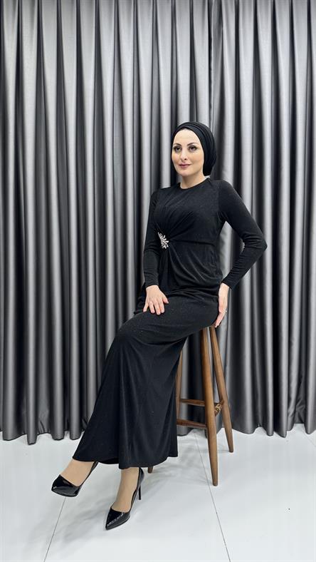 617 F - Belde Broş Detaylı Kendinden Simli Sade Tasarımlı Abiye Elbise-Siyah