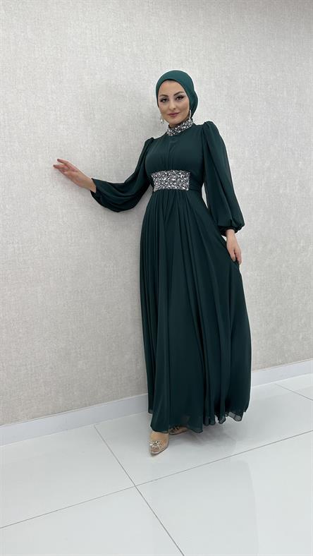 715 G - Taşlı Kemer ve Yaka Detaylı Şifon Abiye Elbise-Zümrüt