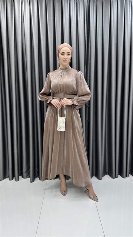 8260 H - Fırfırlı Manşet ve Kemer Detaylı Parlak Bayan Elbise-Kahve Rengi