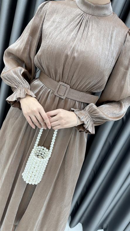 8260 H - Fırfırlı Manşet ve Kemer Detaylı Parlak Bayan Elbise-Kahve Rengi