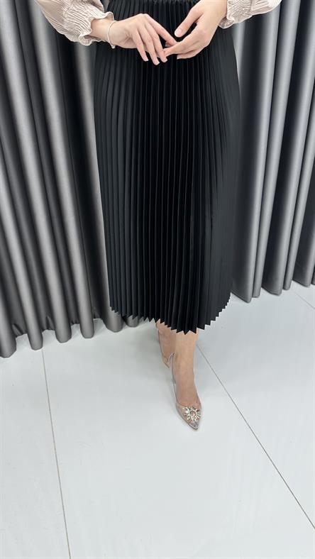 9787 Y - Piliseli Saten Bayan Etek-Siyah