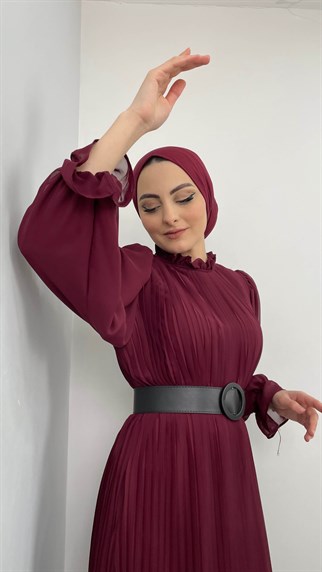 982 R – Piliseli Kemerli Elbise-Bordo