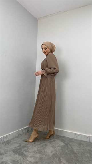 982 R – Piliseli Kemerli Elbise-Taş