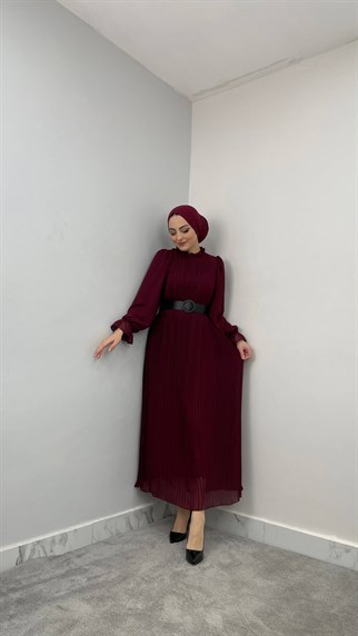 982 R – Piliseli Kemerli Elbise-Bordo