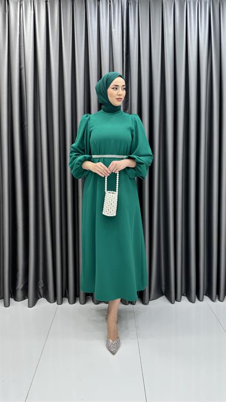 9879 Y - İncili Kemer ve Balon Kol Detaylı Krep Bayan Elbise-Zümrüt