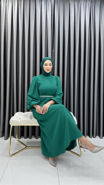 9879 Y - İncili Kemer ve Balon Kol Detaylı Krep Bayan Elbise-Zümrüt