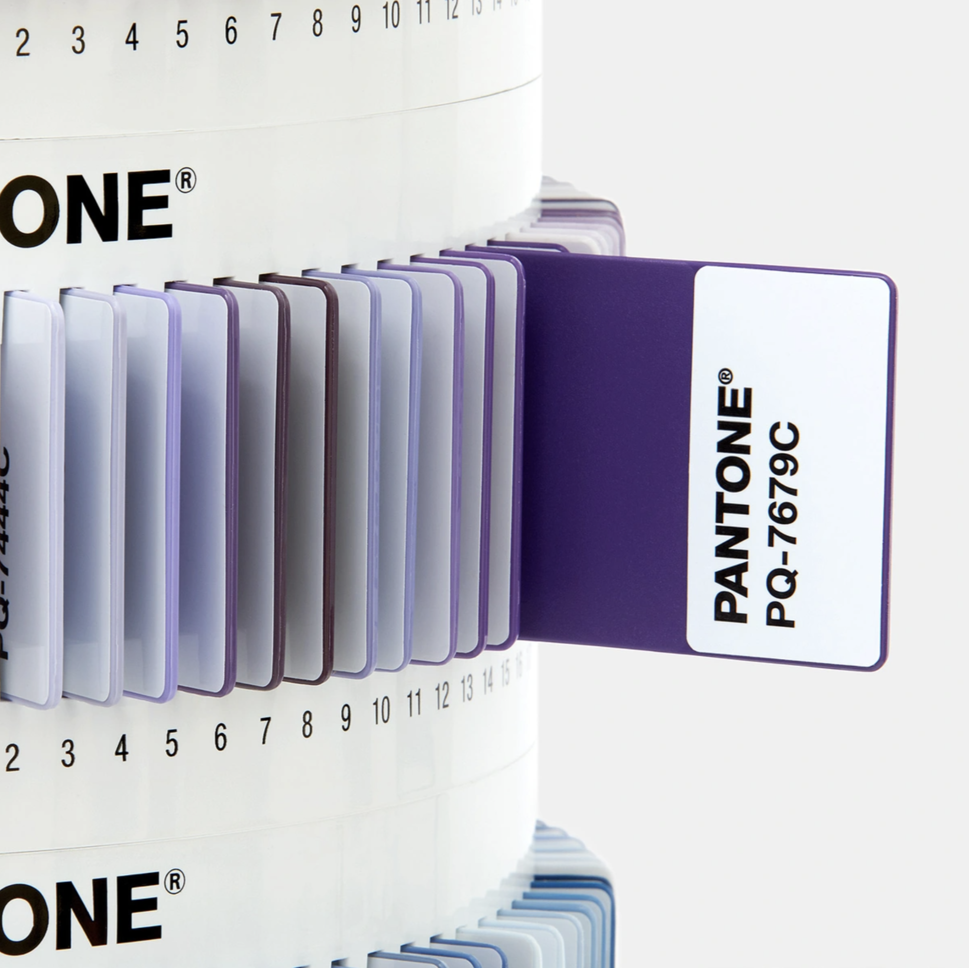 THE PANTONE MATCHING SYSTEM™ (PMS) PLASTIC STANDARD CHIPS COLLECTION