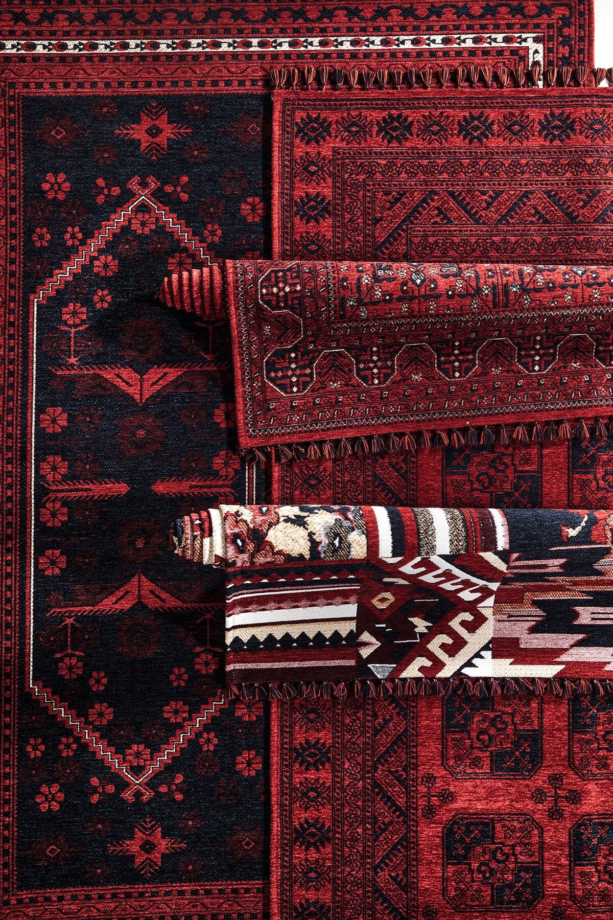 Kırmızı Renkli Afgan Tarzı Altı Kaymaz Yıkanabilir Şönil Kilim