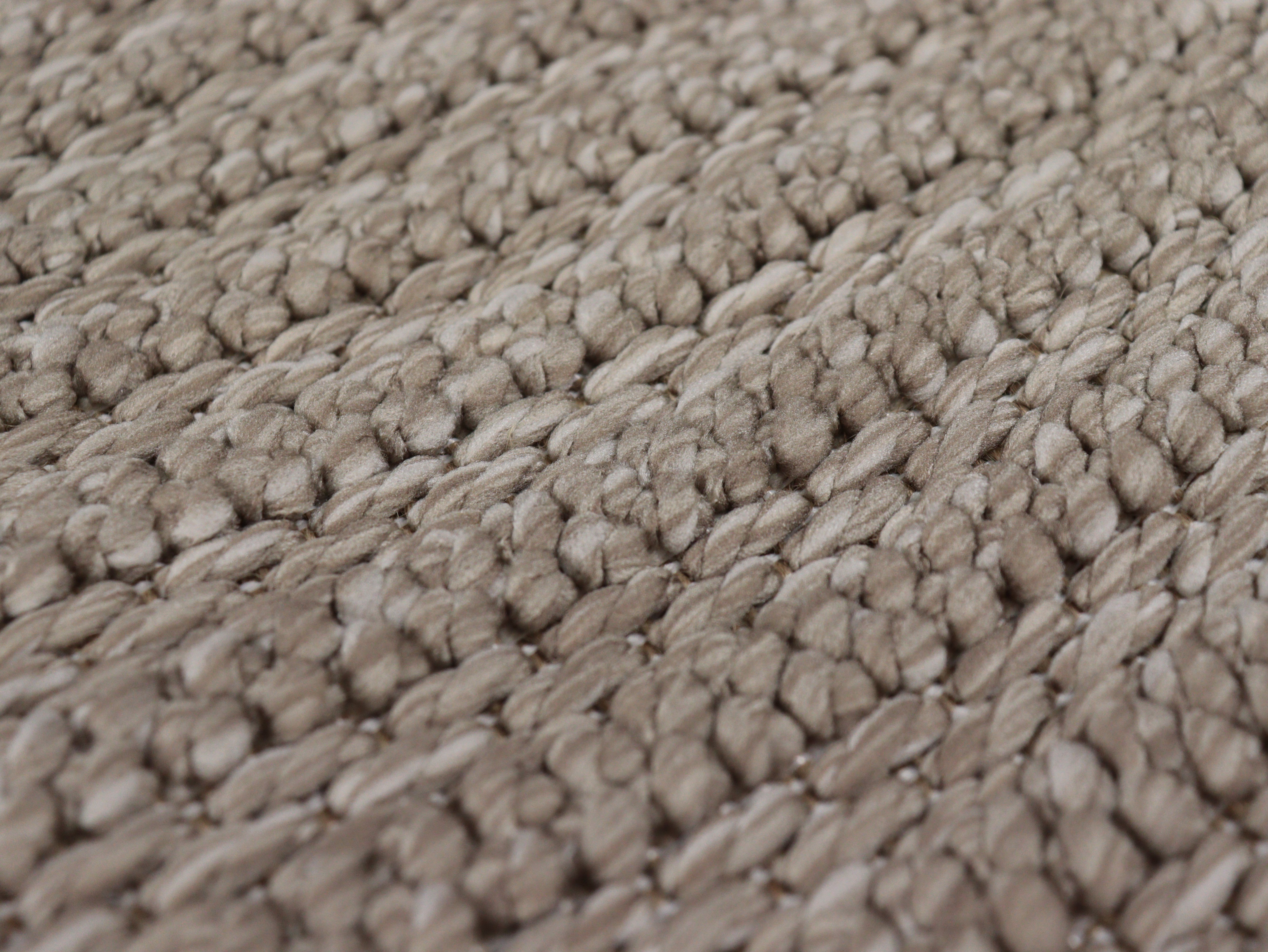 BERFE Serisi Kahverengi Geometrik Desenli Saçaklı Kaymaz Taban Modern Halı | 1007